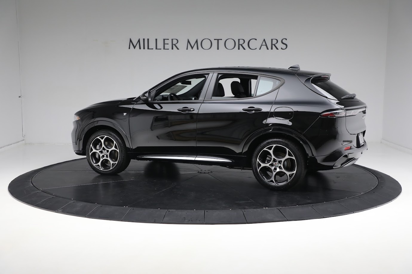 Used-2024-Alfa-Romeo-Tonale-Ti