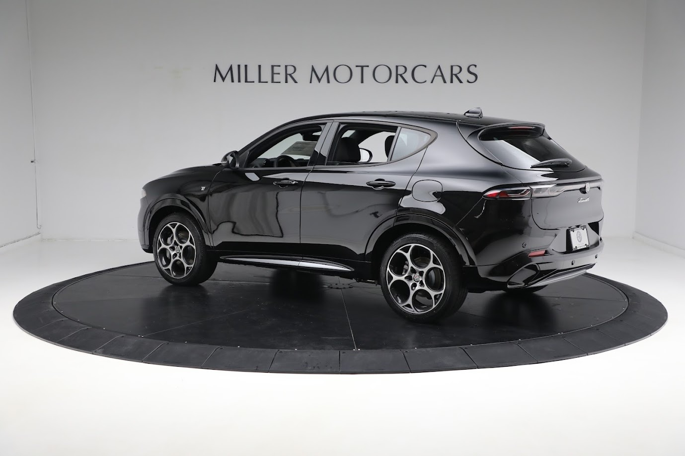 Used-2024-Alfa-Romeo-Tonale-Ti