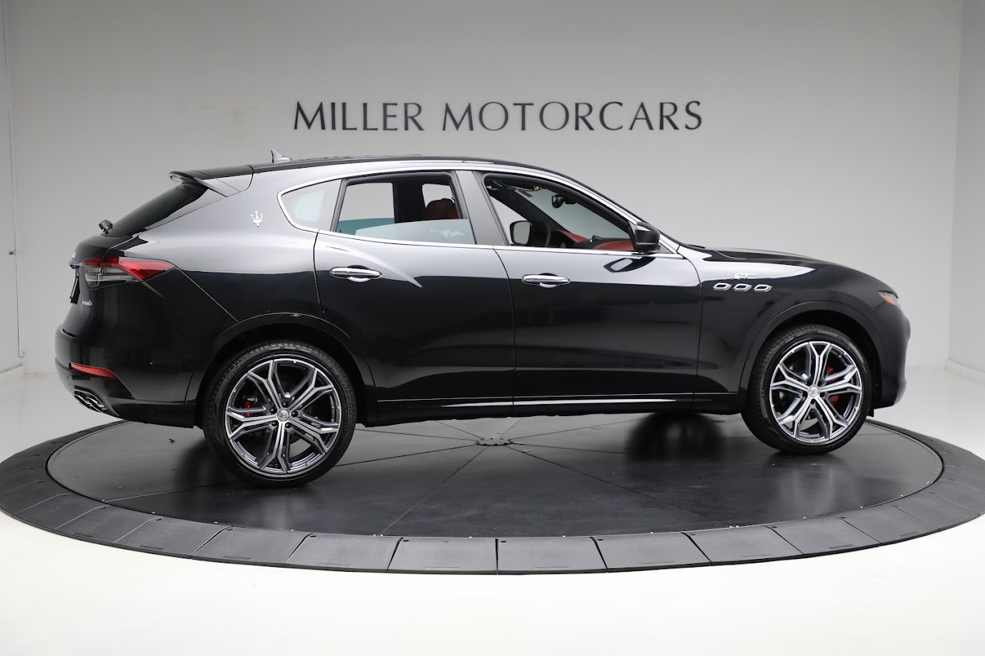 New-2023-Maserati-Levante-GT