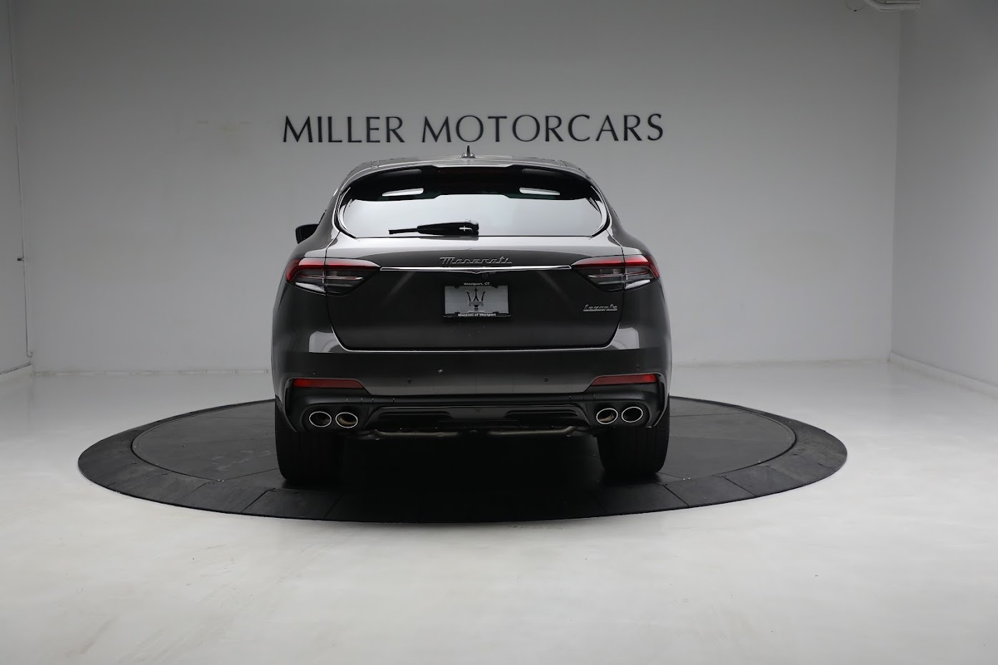 New-2023-Maserati-Levante-Modena