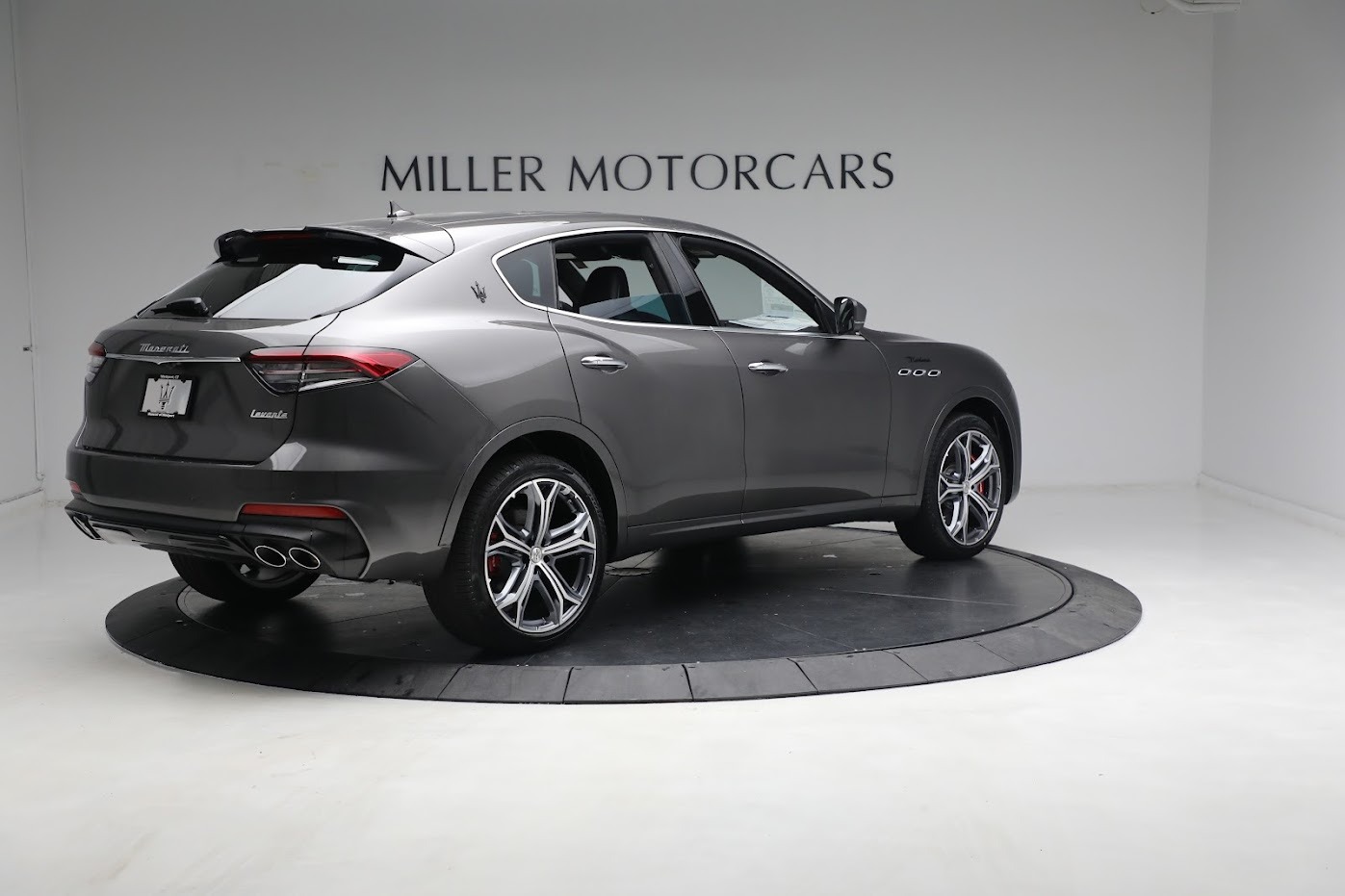 New-2023-Maserati-Levante-Modena