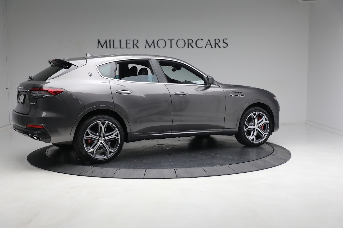 New-2023-Maserati-Levante-Modena