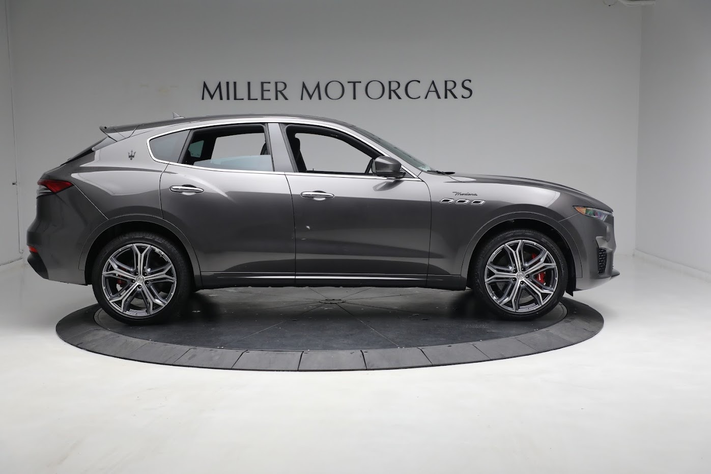 New-2023-Maserati-Levante-Modena