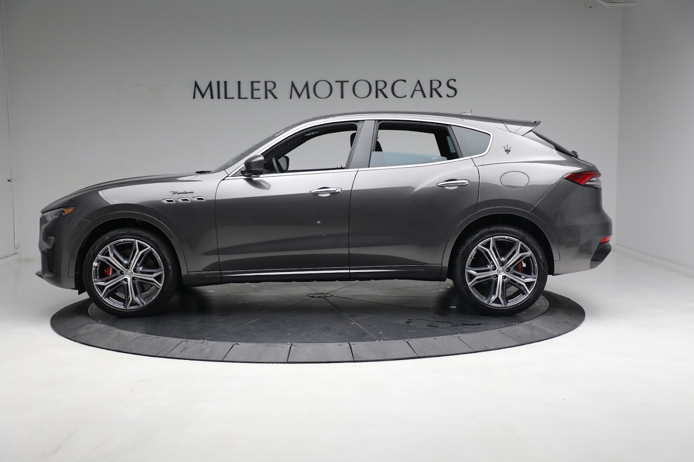 New-2023-Maserati-Levante-Modena
