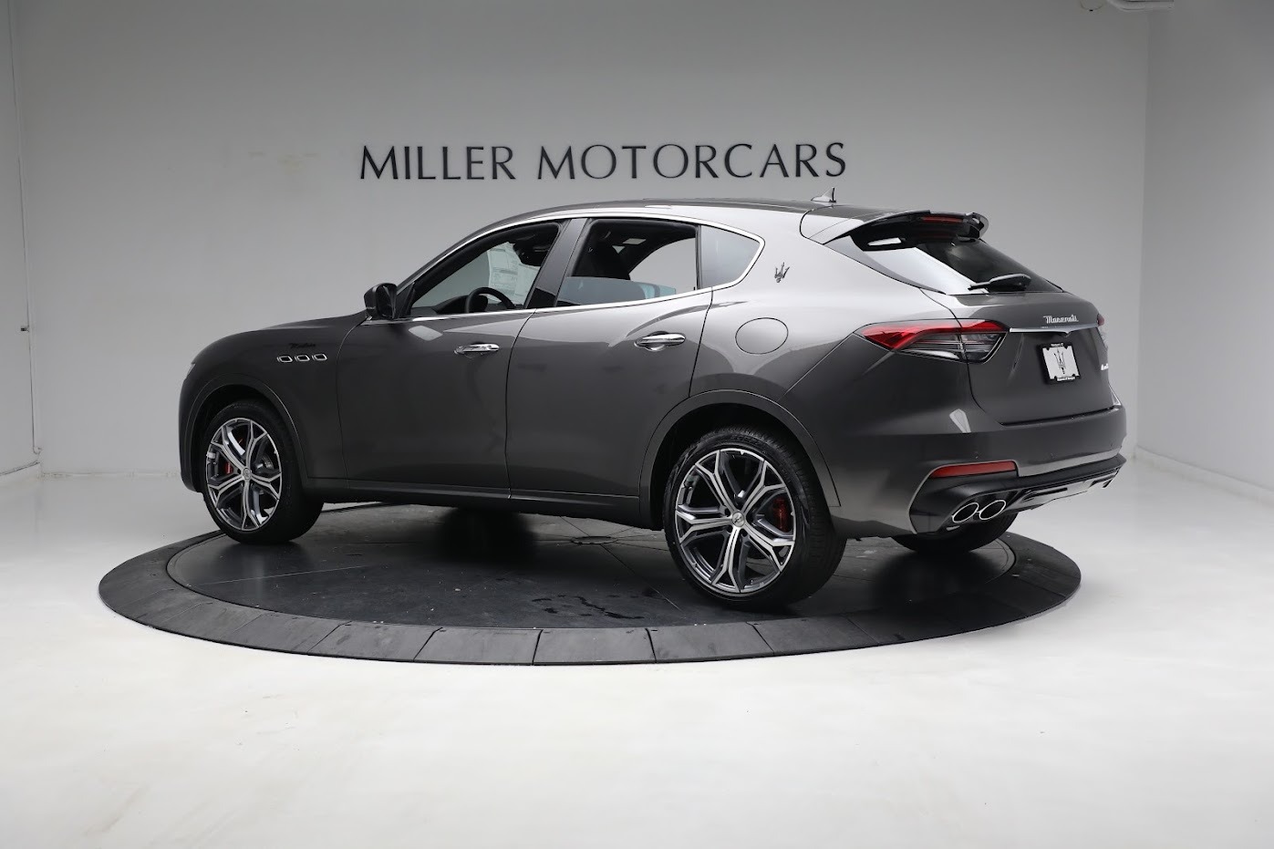New-2023-Maserati-Levante-Modena