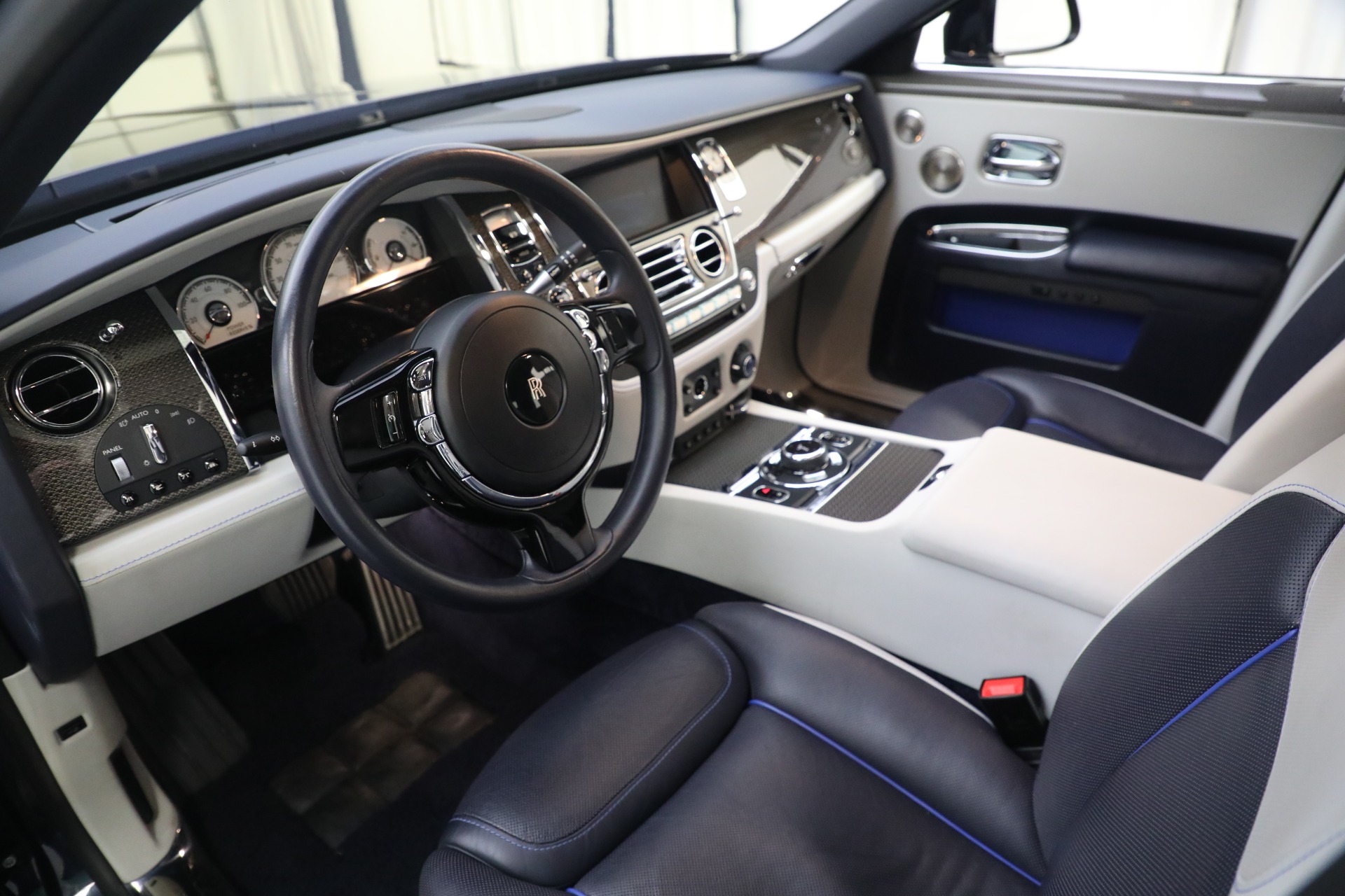 Used-2019-Rolls-Royce-Black-Badge-Ghost