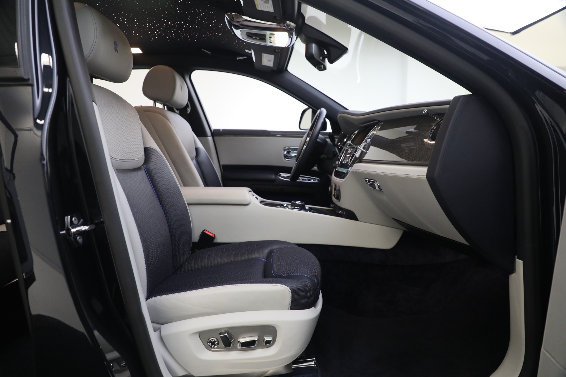 Used-2019-Rolls-Royce-Black-Badge-Ghost