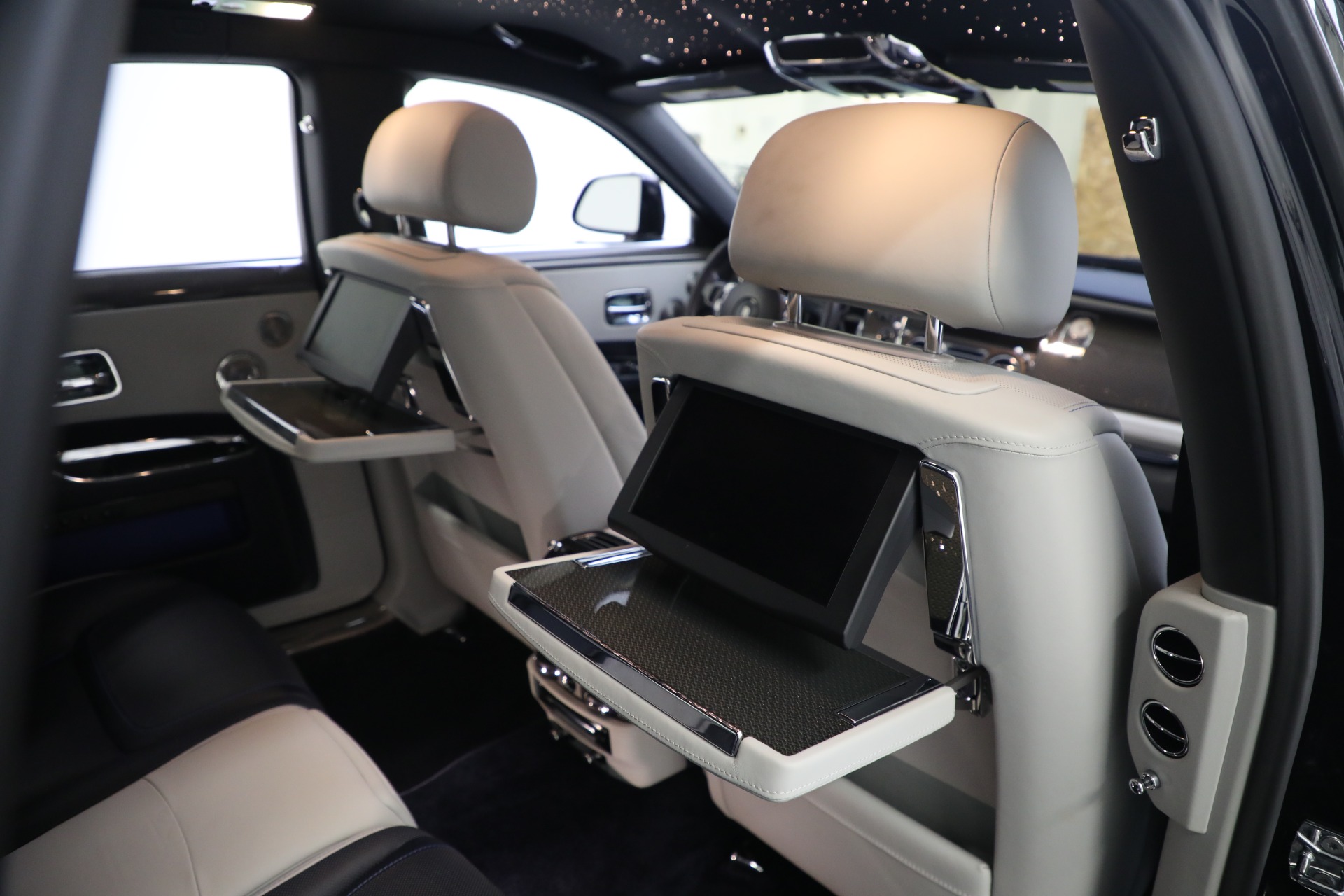 Used-2019-Rolls-Royce-Black-Badge-Ghost