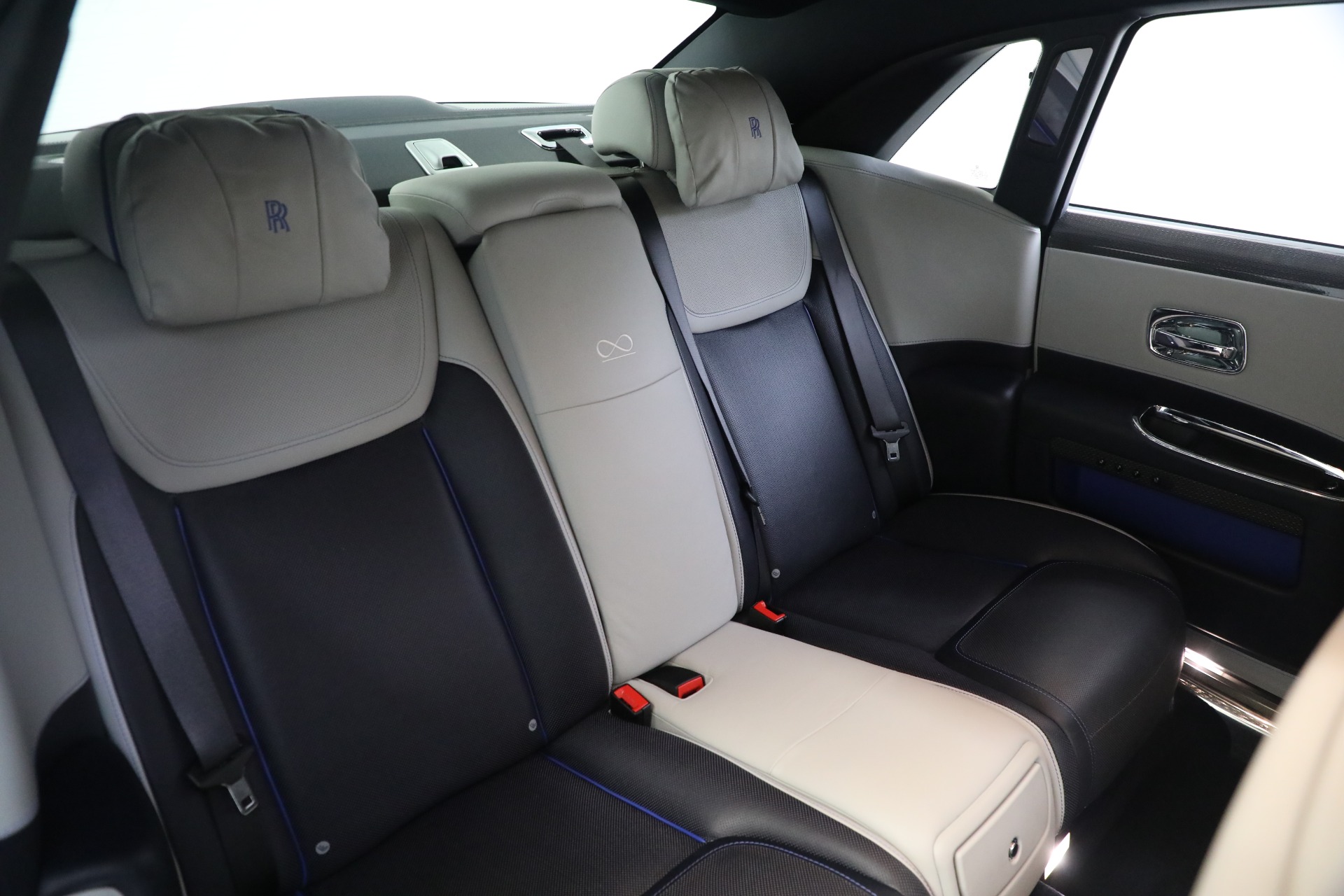 Used-2019-Rolls-Royce-Black-Badge-Ghost