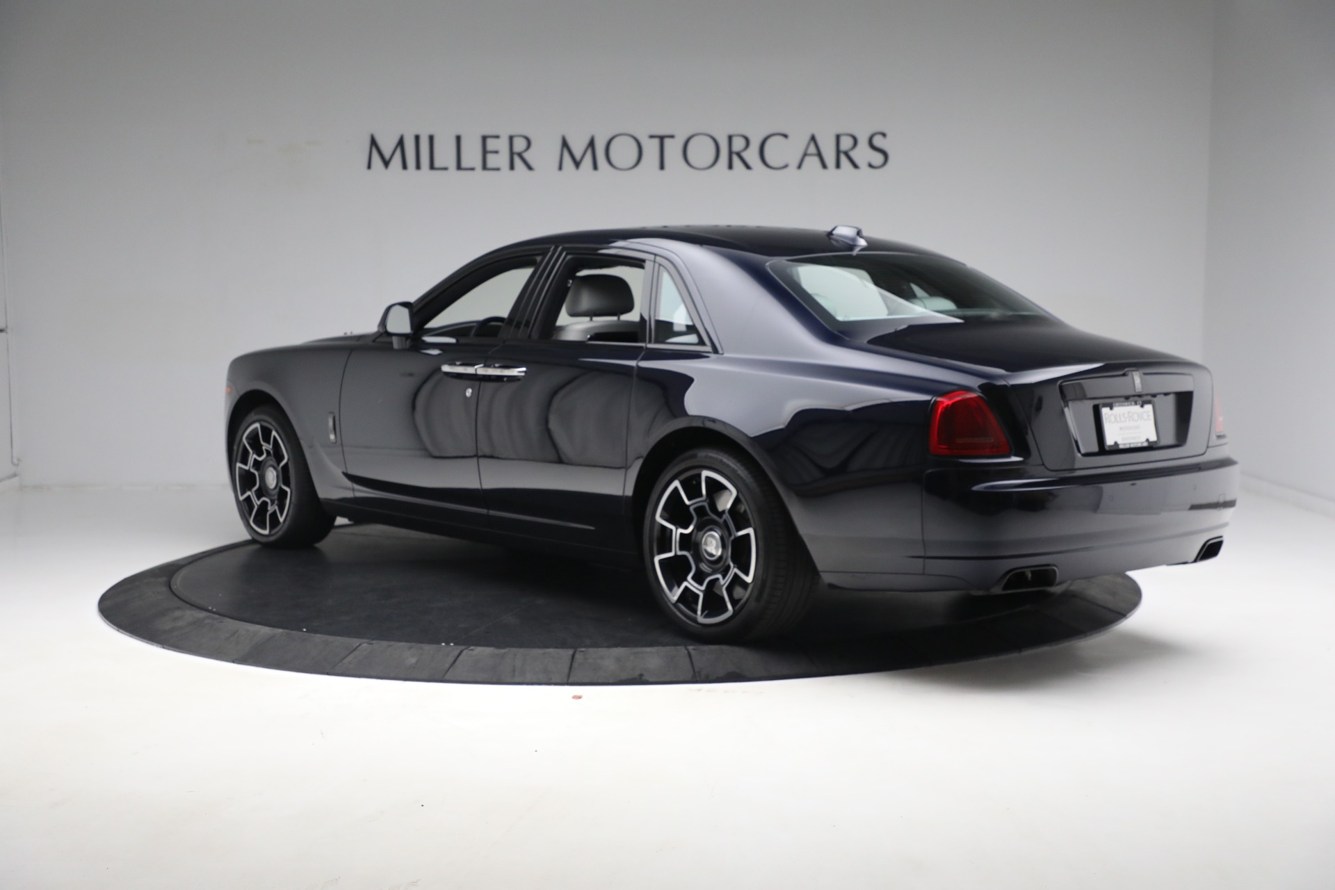 Used-2019-Rolls-Royce-Black-Badge-Ghost