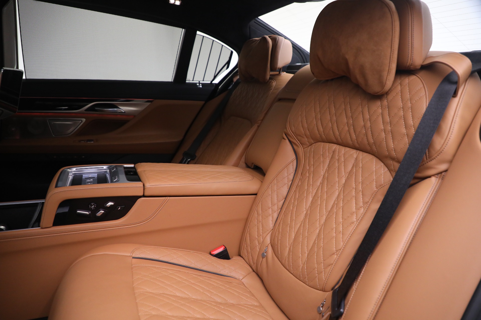 Used-2022-BMW-7-Series-ALPINA-B7-xDrive