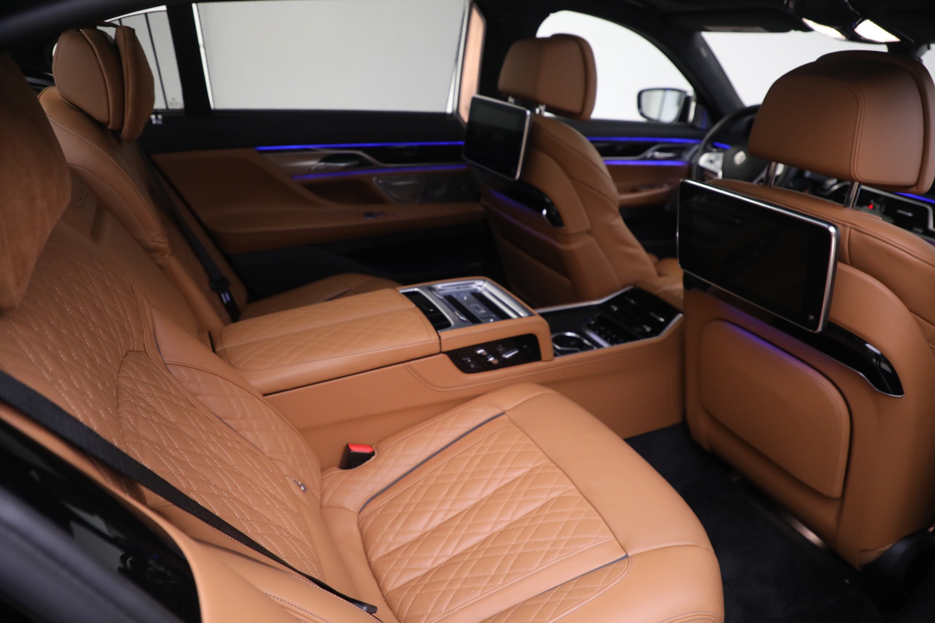 Used-2022-BMW-7-Series-ALPINA-B7-xDrive