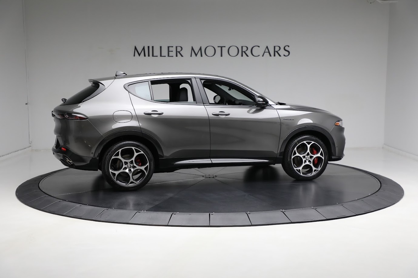 Used-2024-Alfa-Romeo-Tonale-Veloce