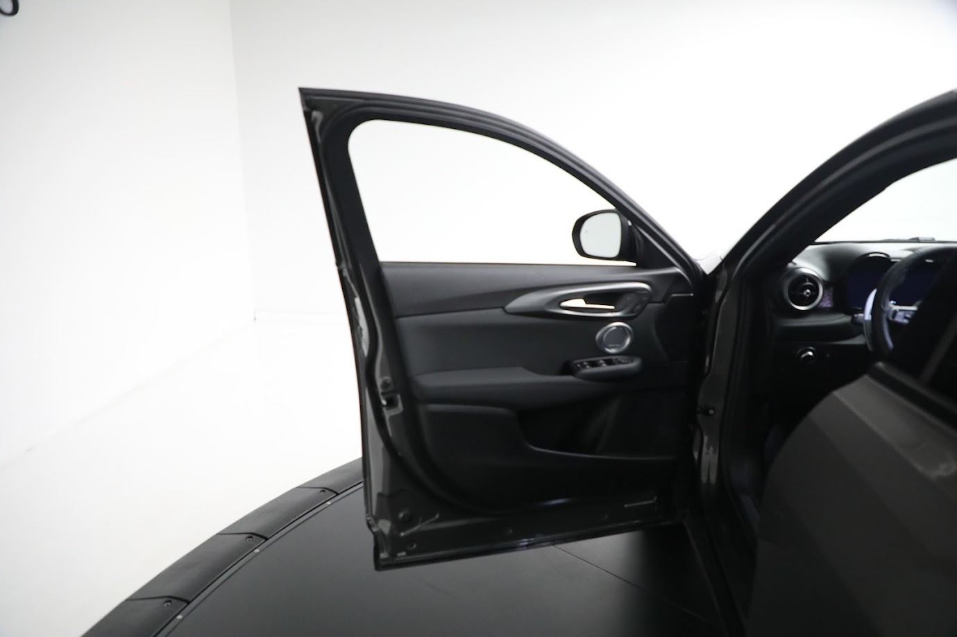 Used-2024-Alfa-Romeo-Tonale-Veloce