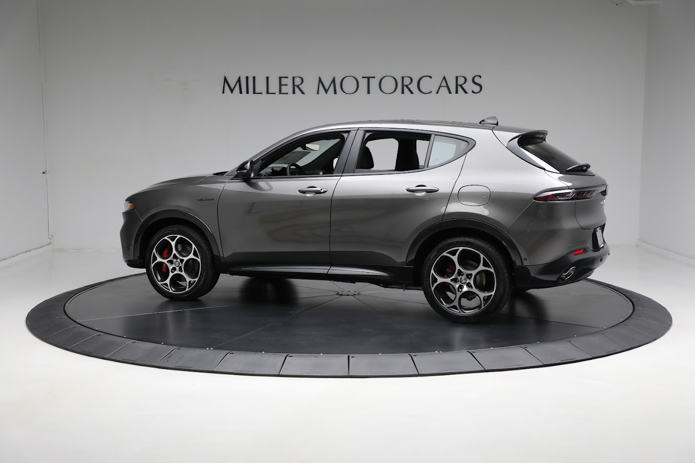 Used-2024-Alfa-Romeo-Tonale-Veloce