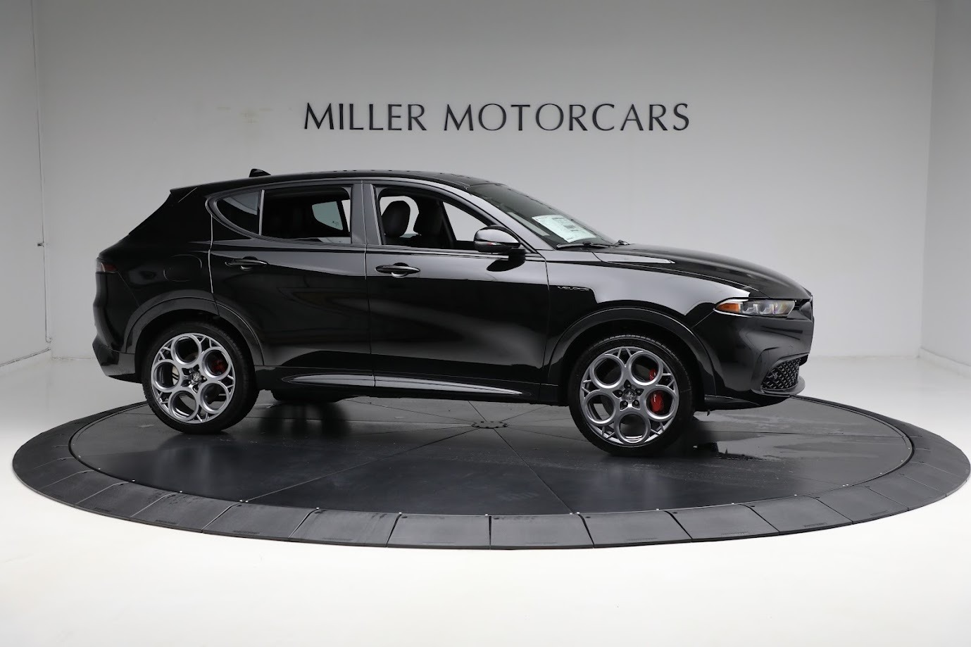 Used-2024-Alfa-Romeo-Tonale-Veloce