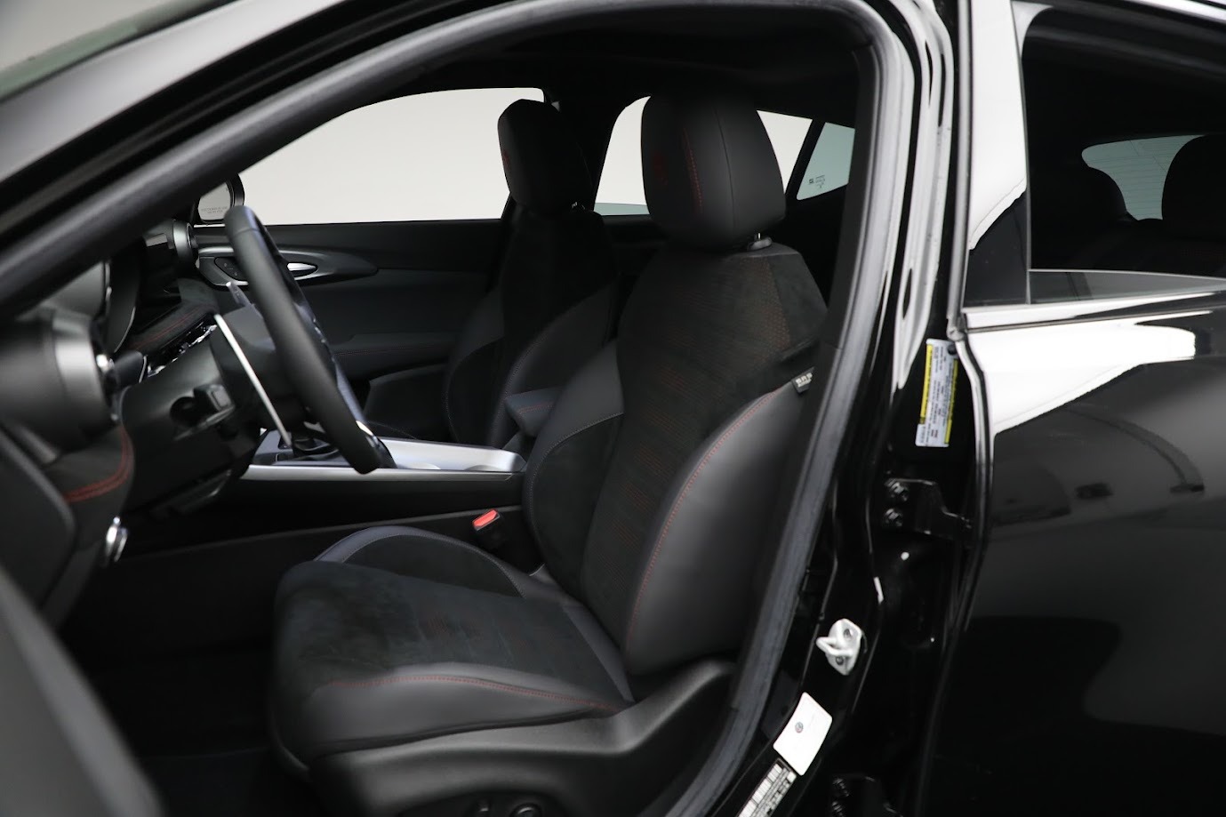 Used-2024-Alfa-Romeo-Tonale-Veloce