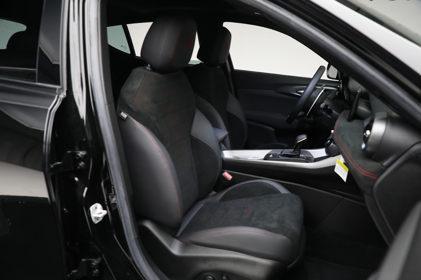 Used-2024-Alfa-Romeo-Tonale-Veloce