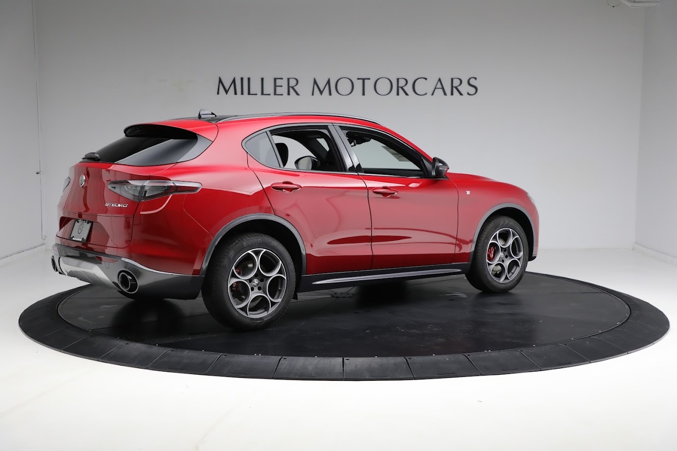 New-2024-Alfa-Romeo-Stelvio-Ti