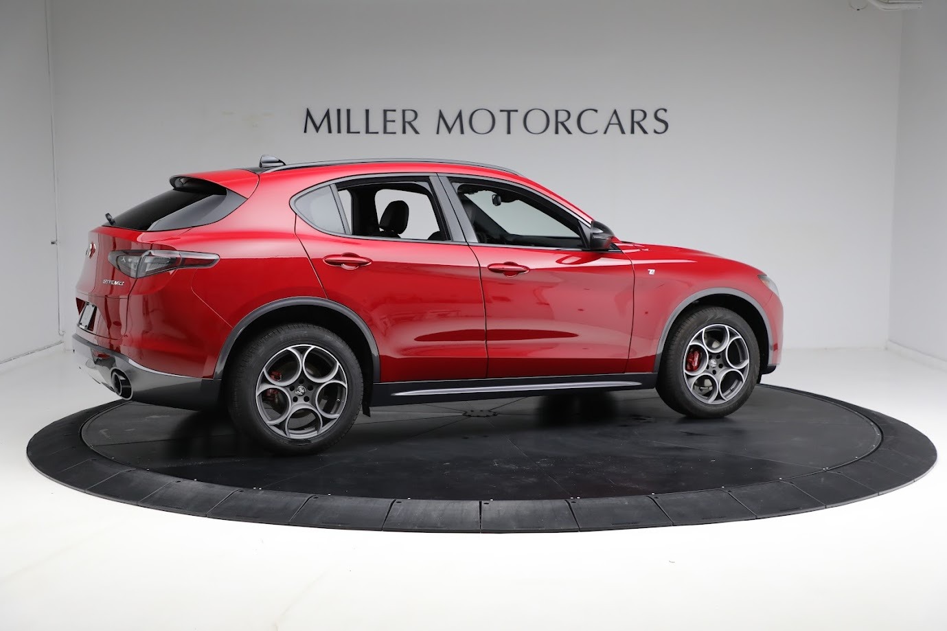 New-2024-Alfa-Romeo-Stelvio-Ti