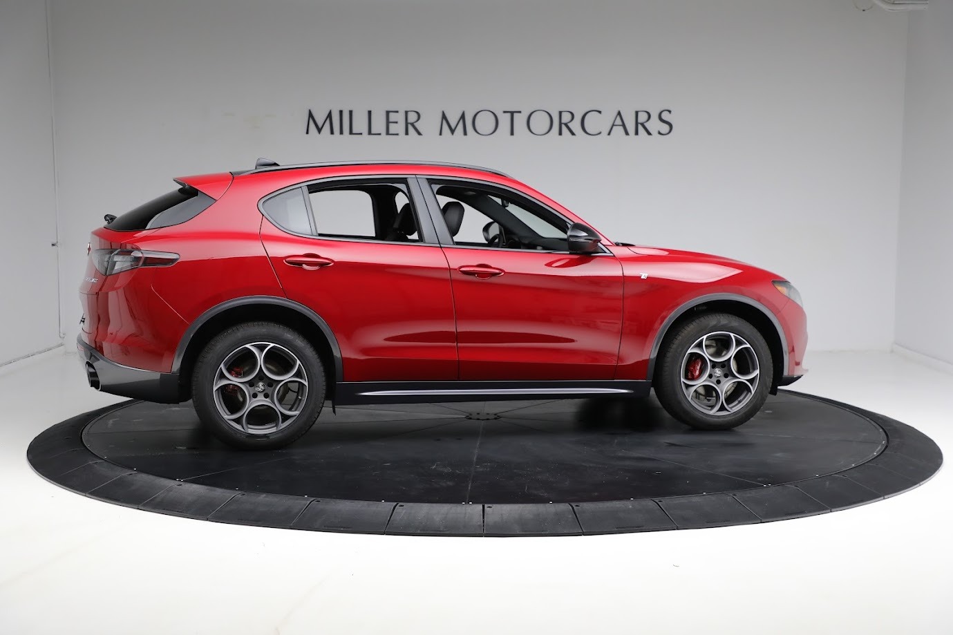 New-2024-Alfa-Romeo-Stelvio-Ti