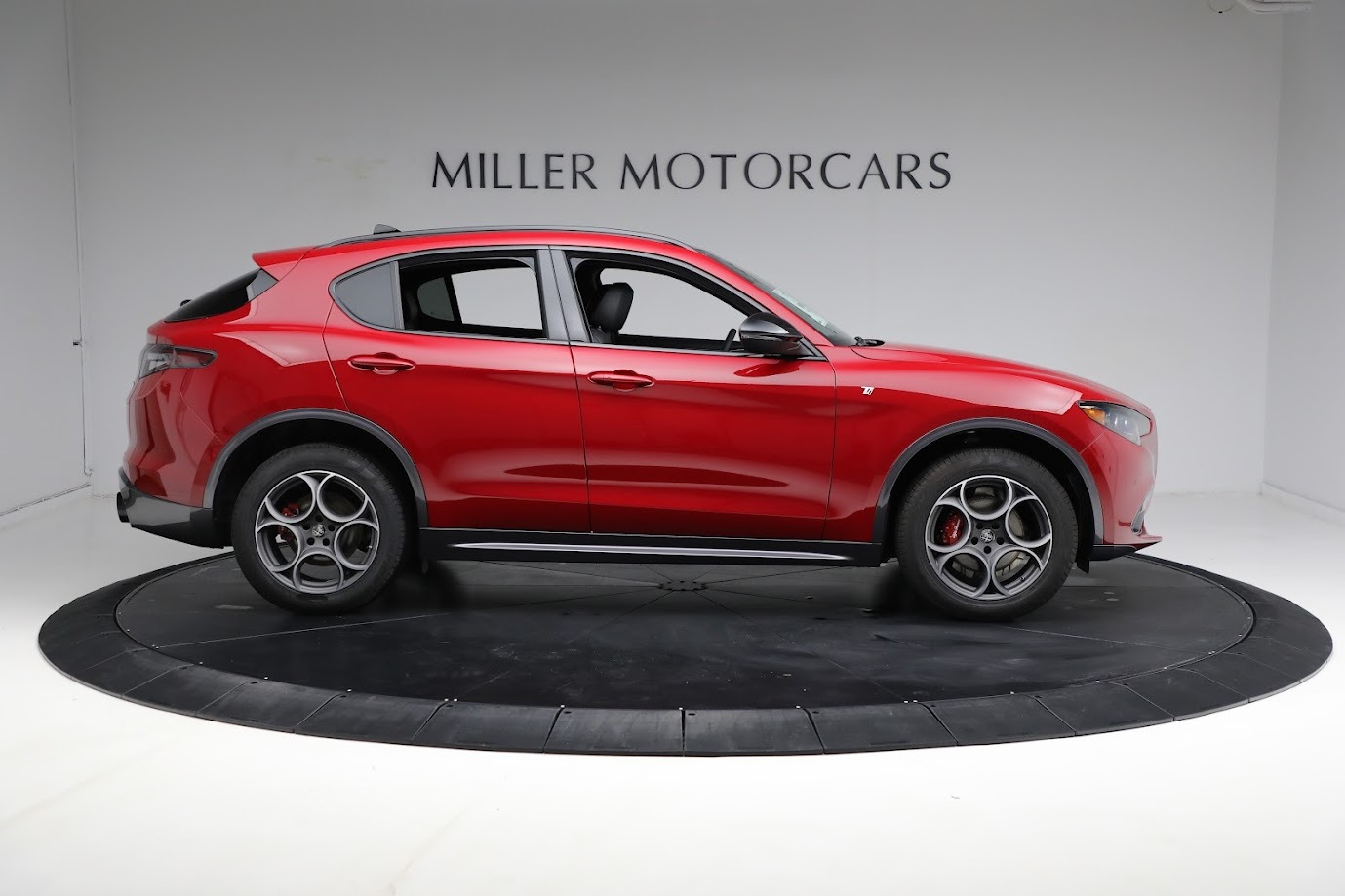New-2024-Alfa-Romeo-Stelvio-Ti