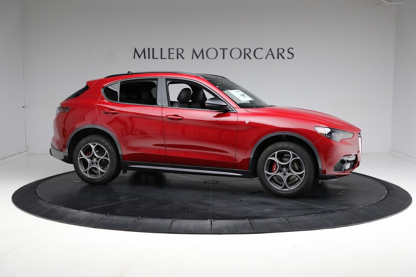 New-2024-Alfa-Romeo-Stelvio-Ti