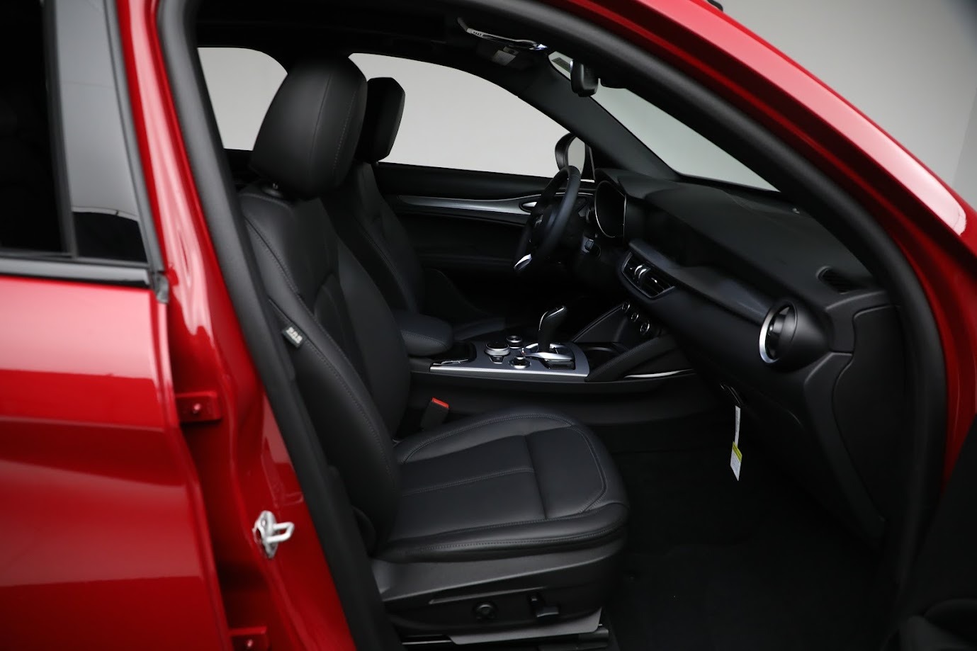 New-2024-Alfa-Romeo-Stelvio-Ti