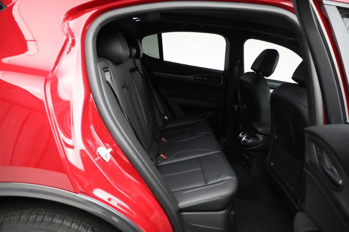 New-2024-Alfa-Romeo-Stelvio-Ti