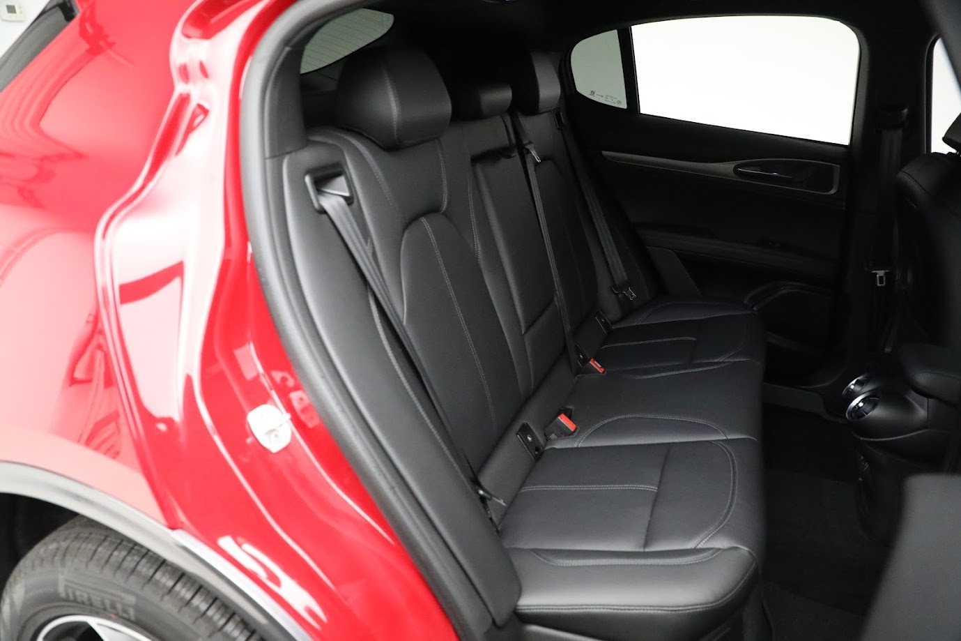 New-2024-Alfa-Romeo-Stelvio-Ti