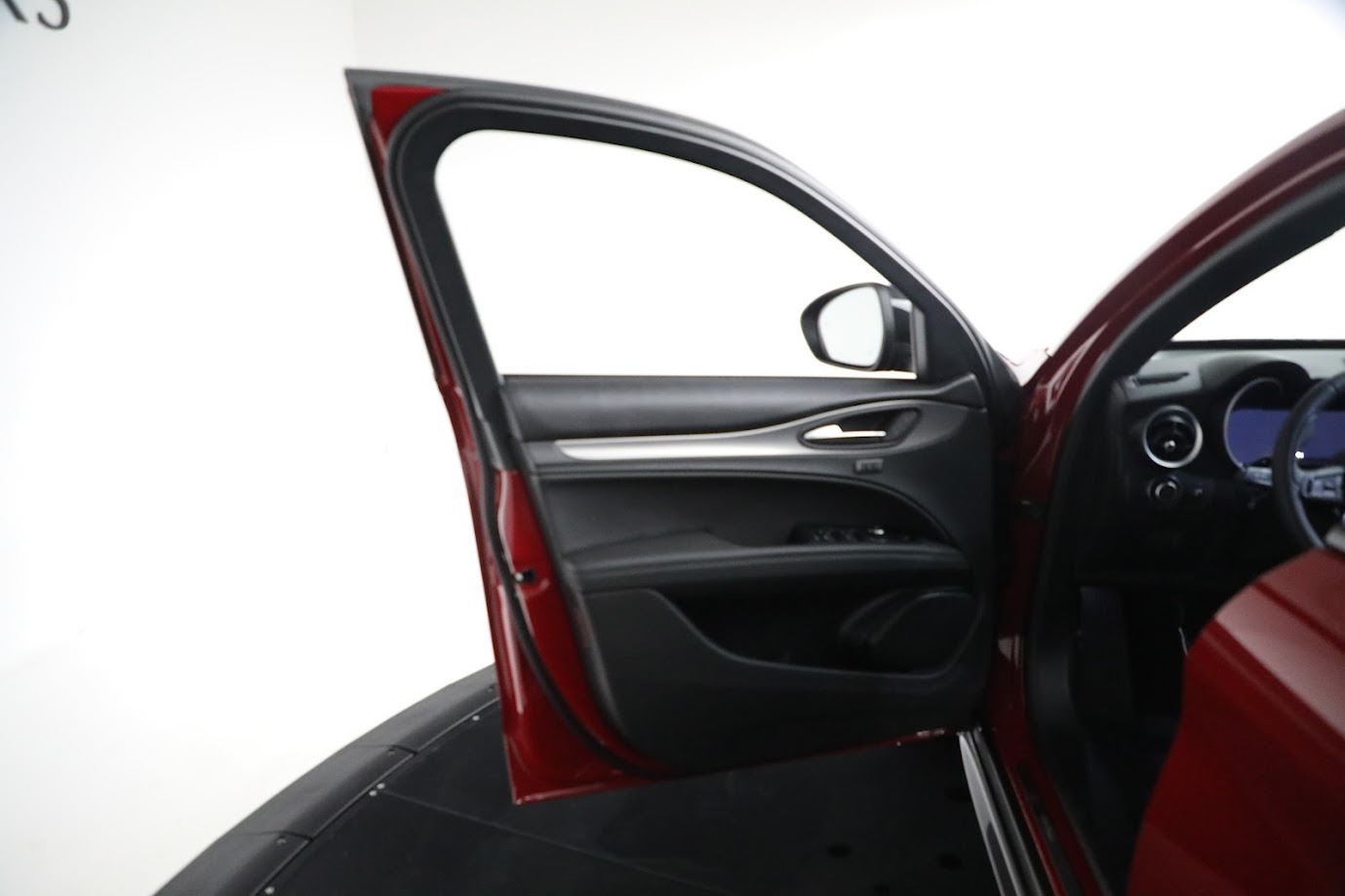 New-2024-Alfa-Romeo-Stelvio-Ti