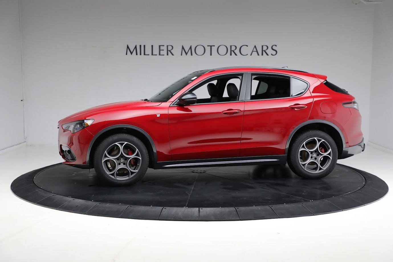 New-2024-Alfa-Romeo-Stelvio-Ti