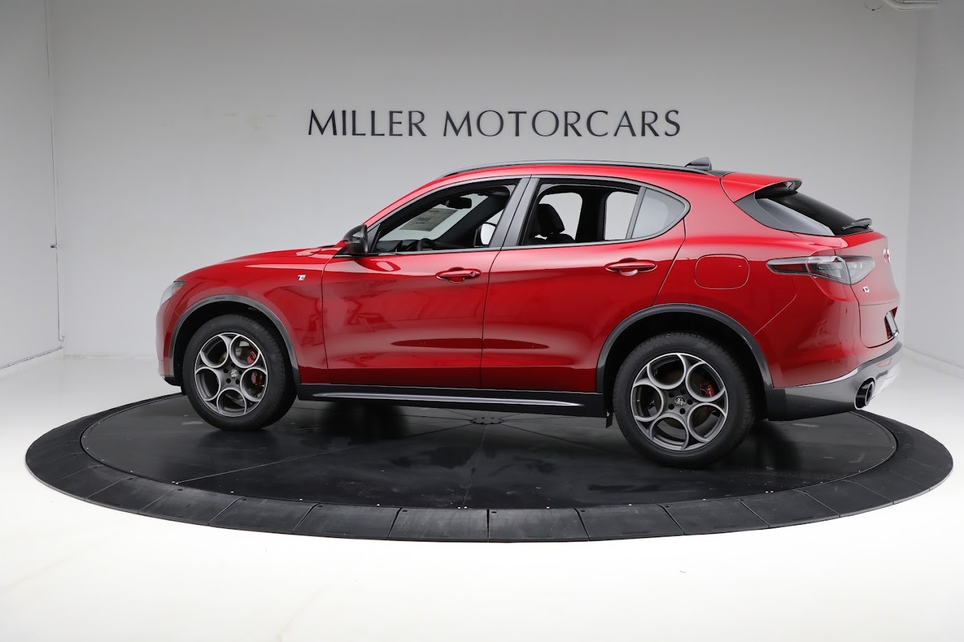 New-2024-Alfa-Romeo-Stelvio-Ti