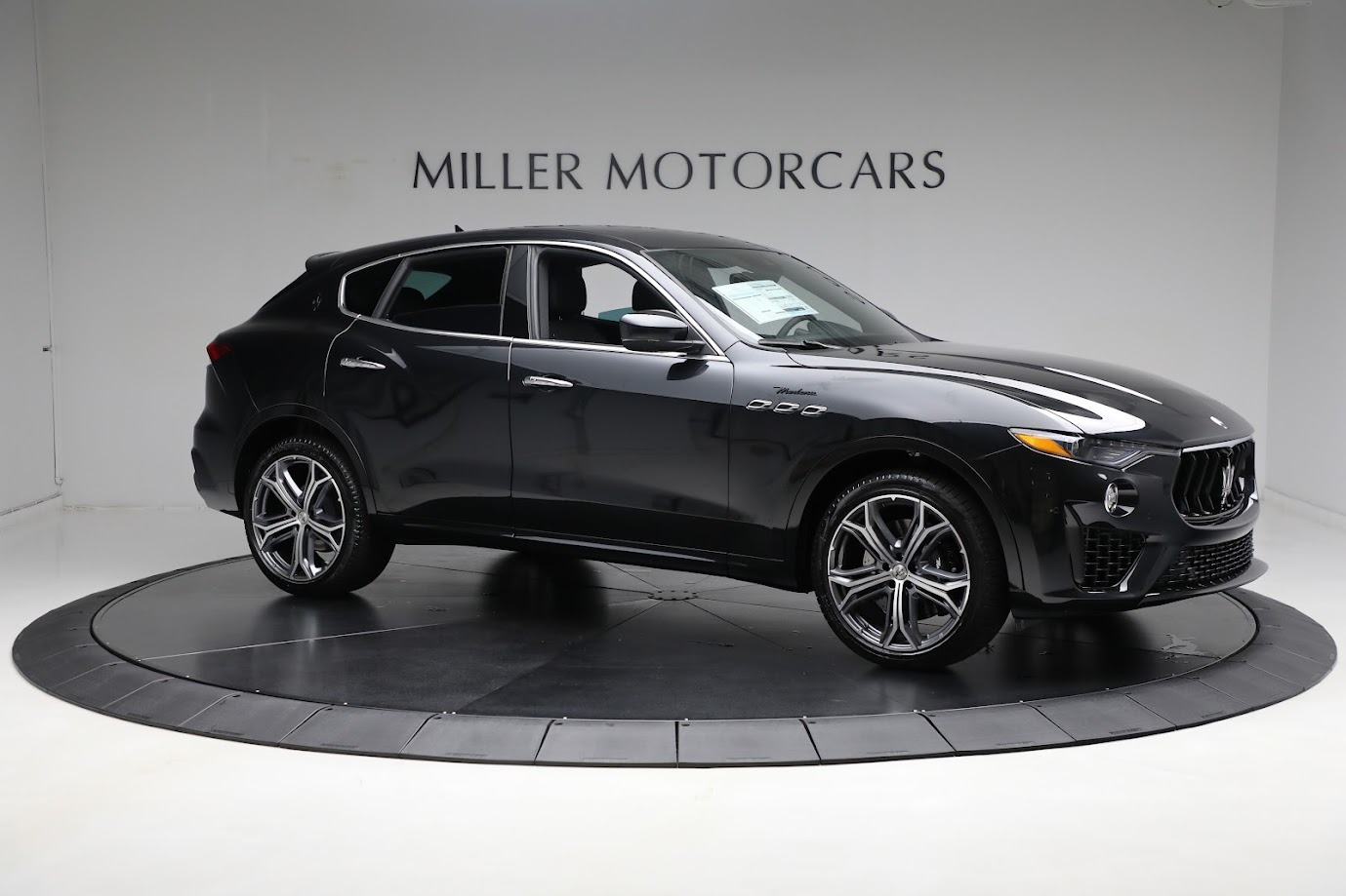 New-2023-Maserati-Levante-Modena