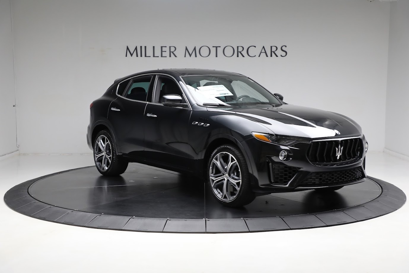 New-2023-Maserati-Levante-Modena