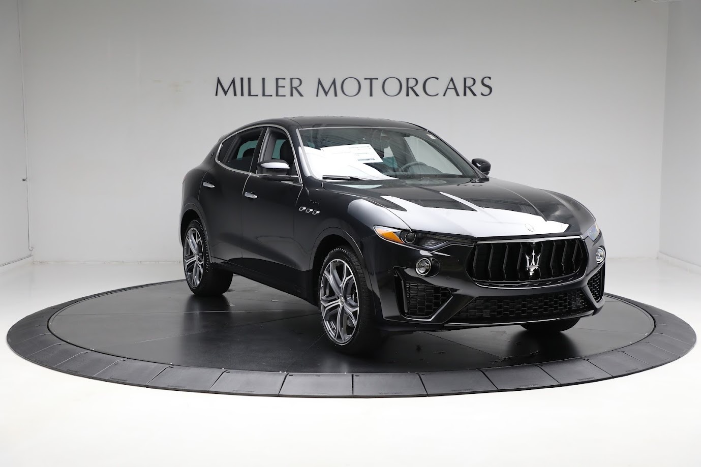 New-2023-Maserati-Levante-Modena