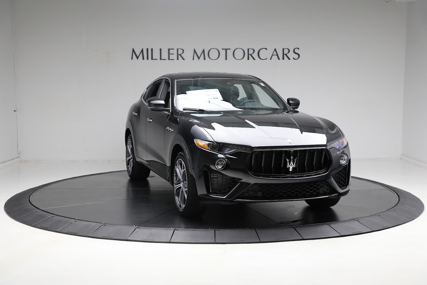 New-2023-Maserati-Levante-Modena