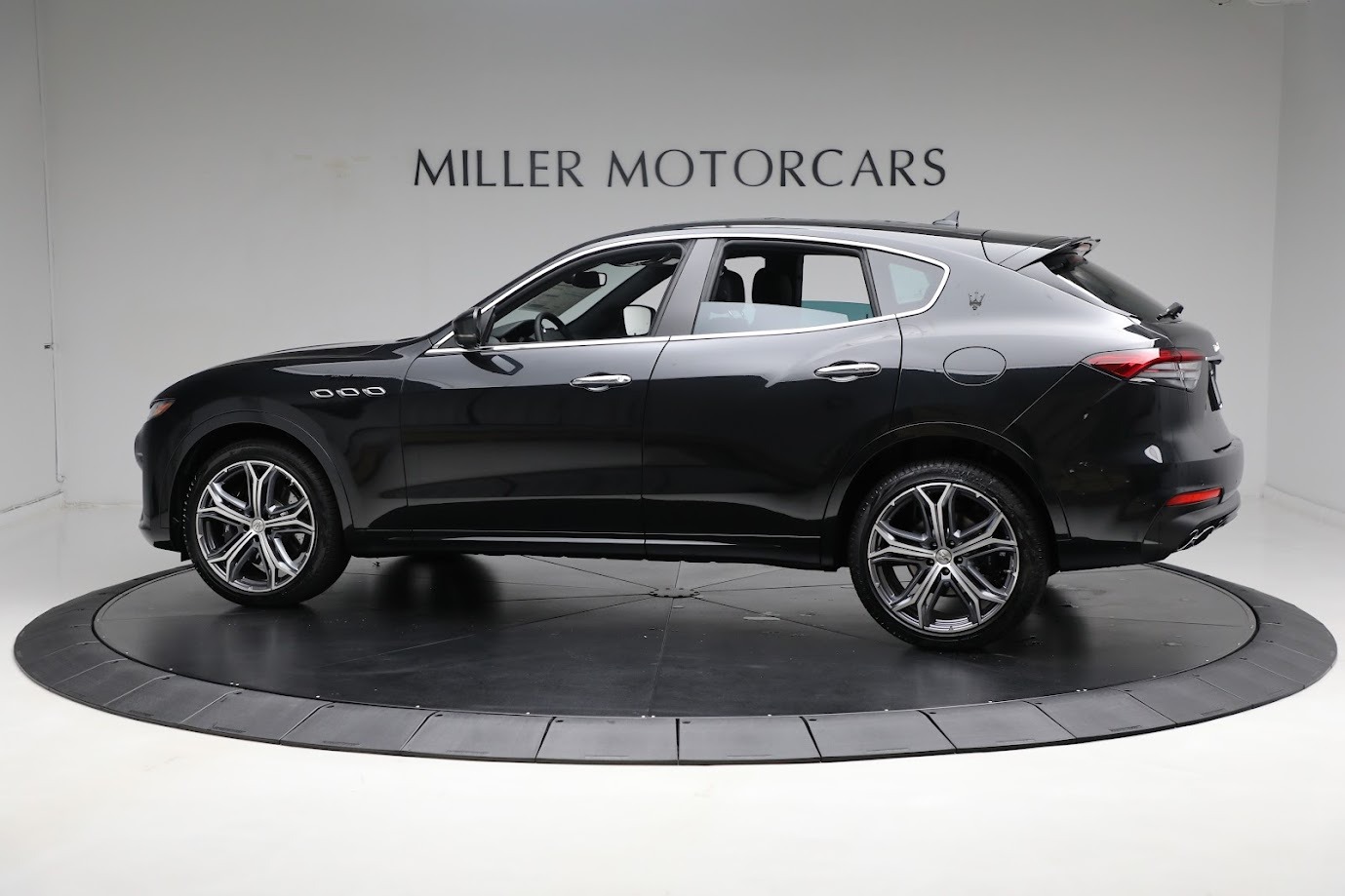 New-2023-Maserati-Levante-Modena