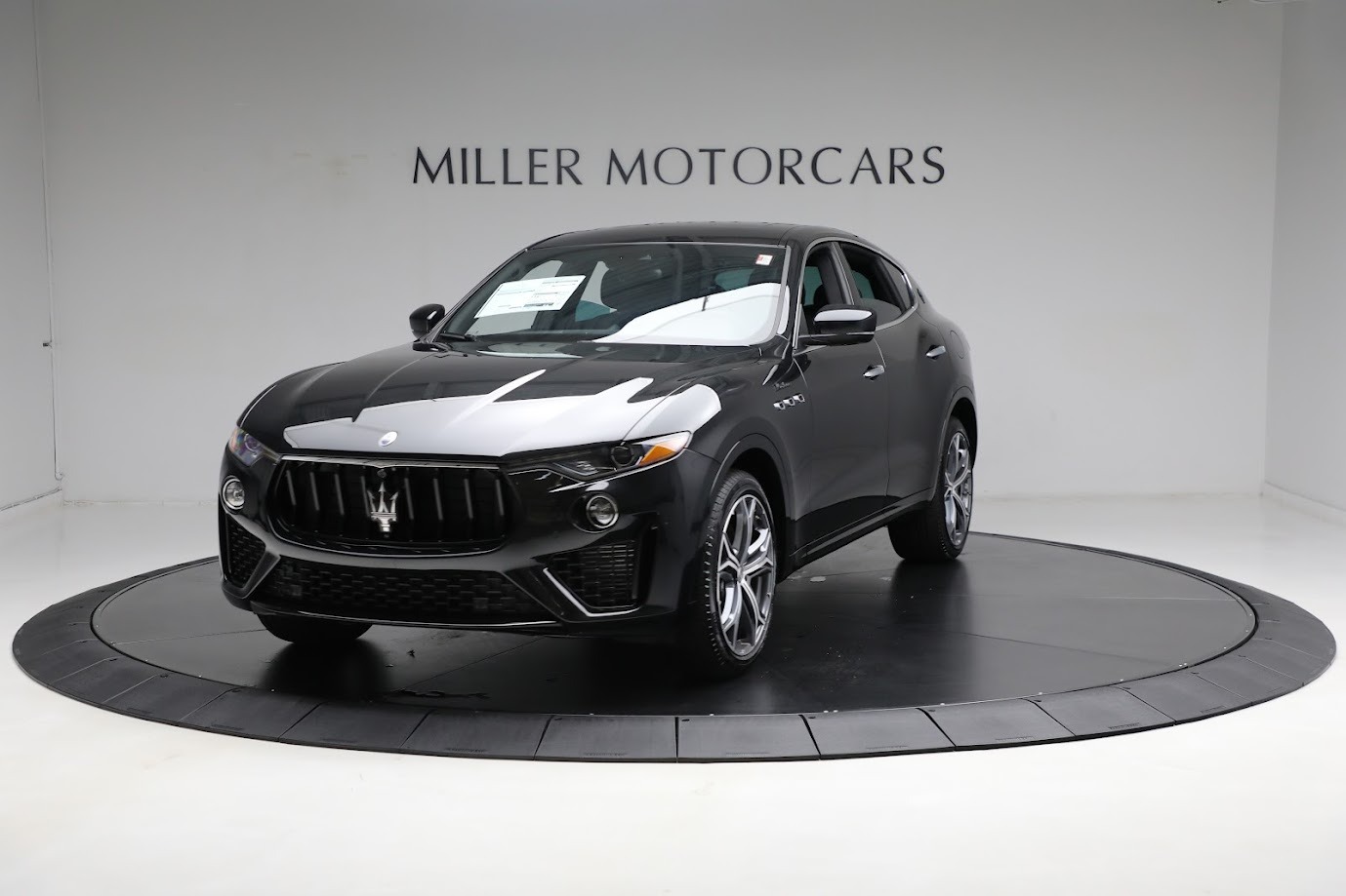New-2023-Maserati-Levante-Modena
