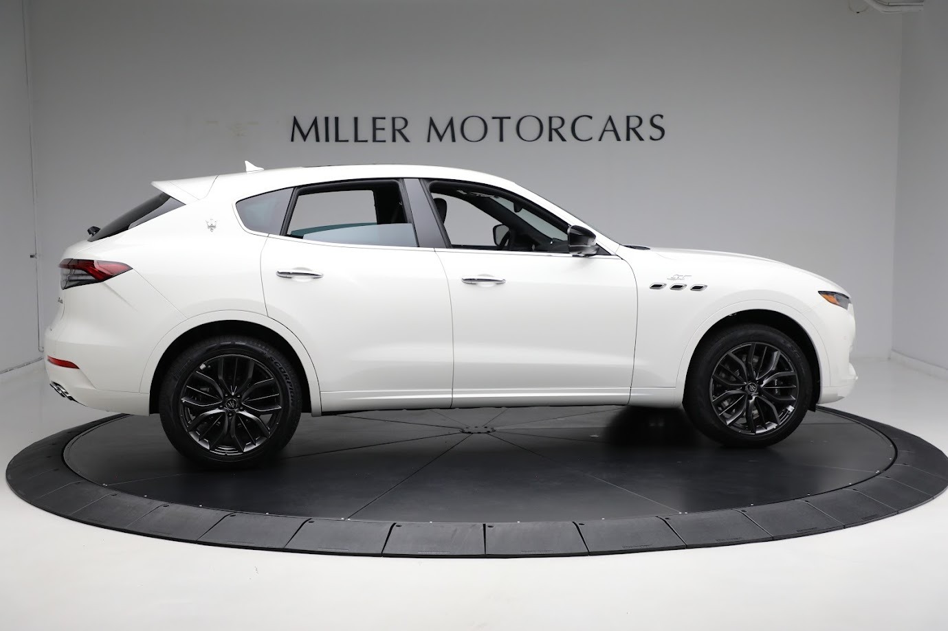 New-2024-Maserati-Levante-GT