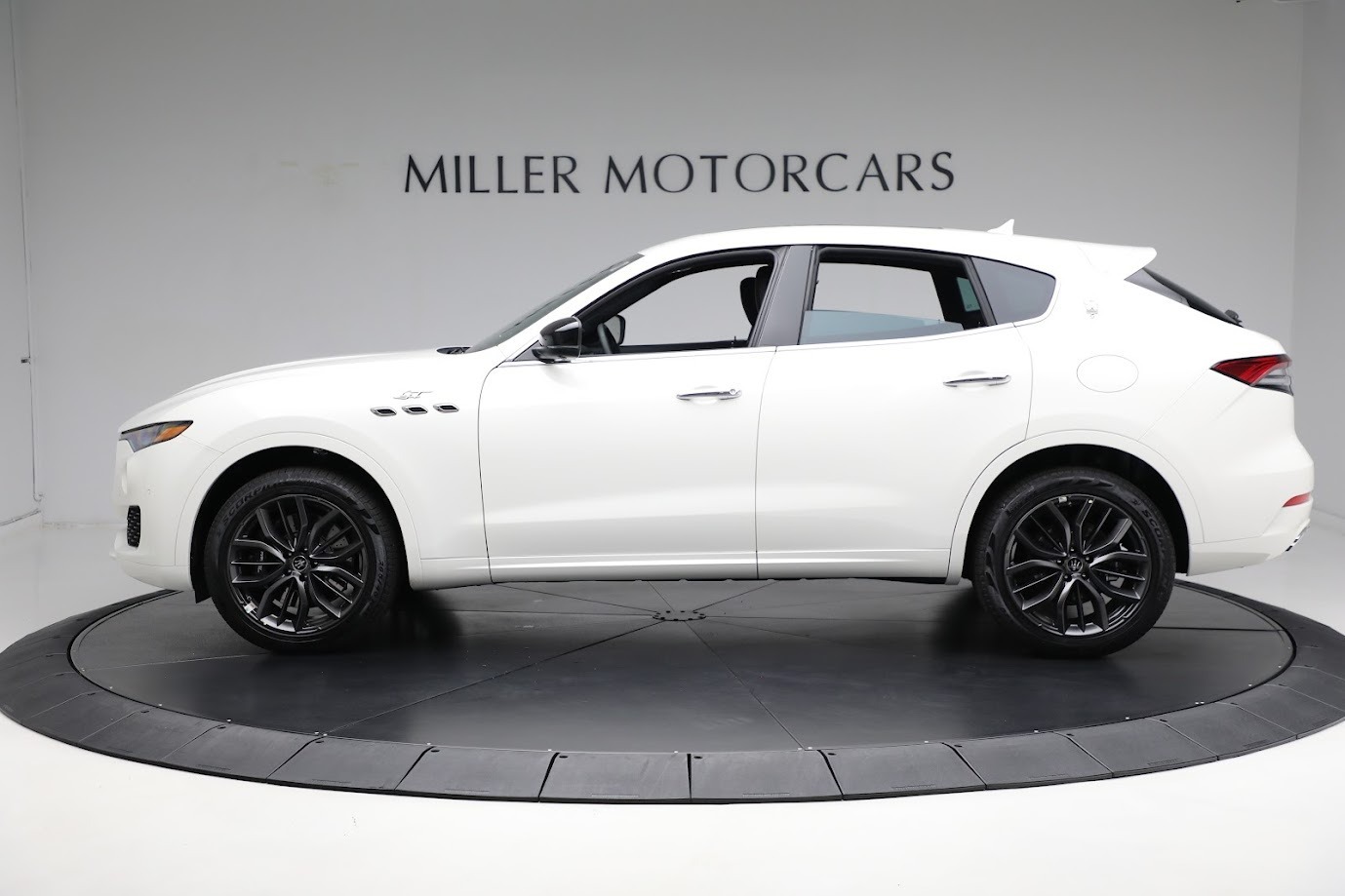 New-2024-Maserati-Levante-GT