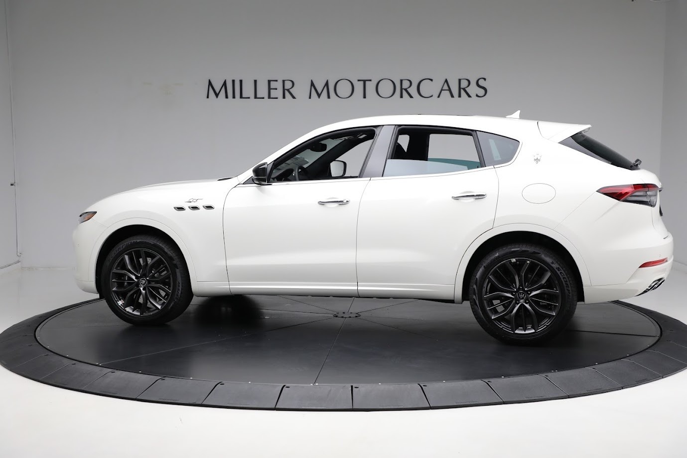 New-2024-Maserati-Levante-GT