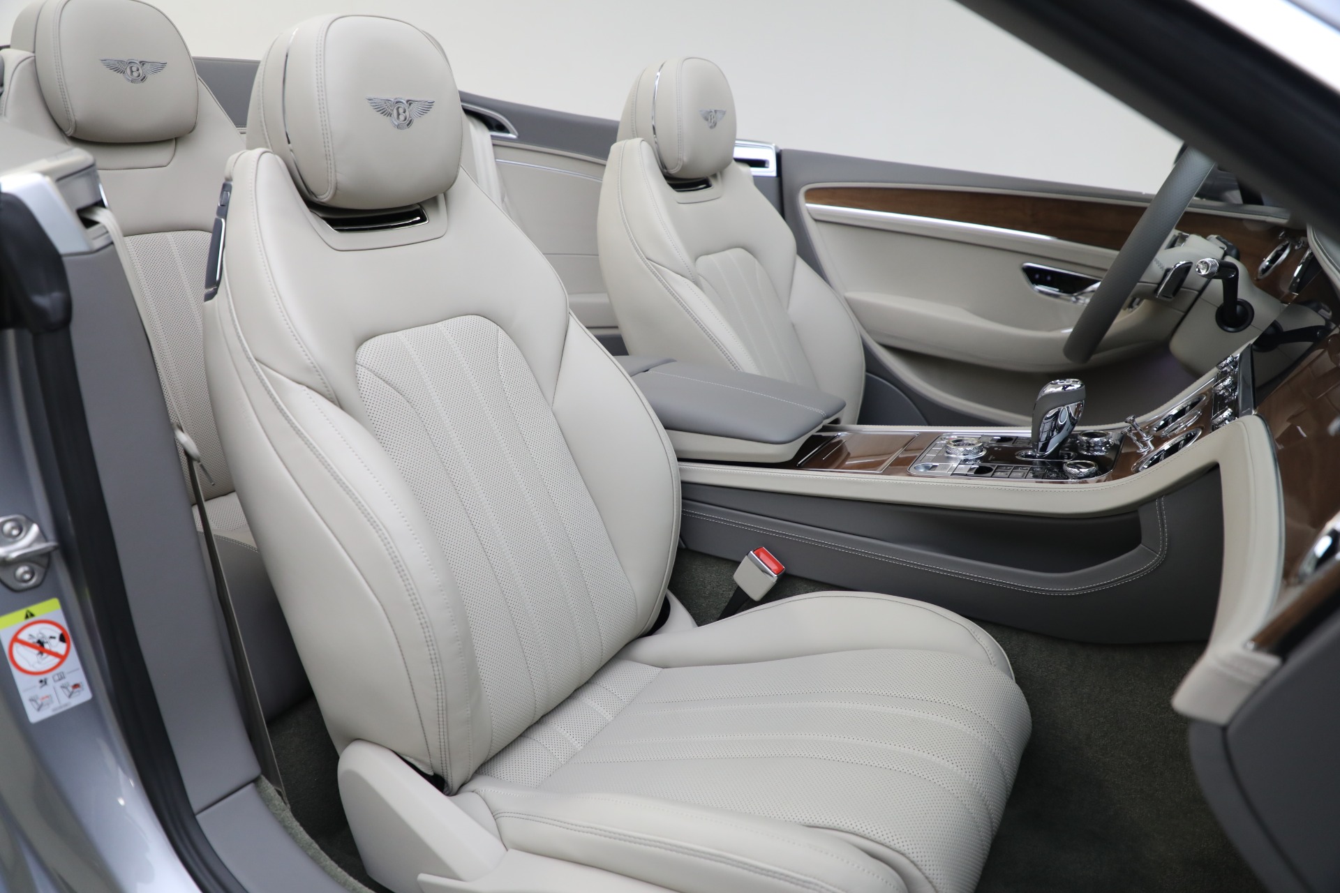 New-2024-Bentley-Continental-GTC-V8