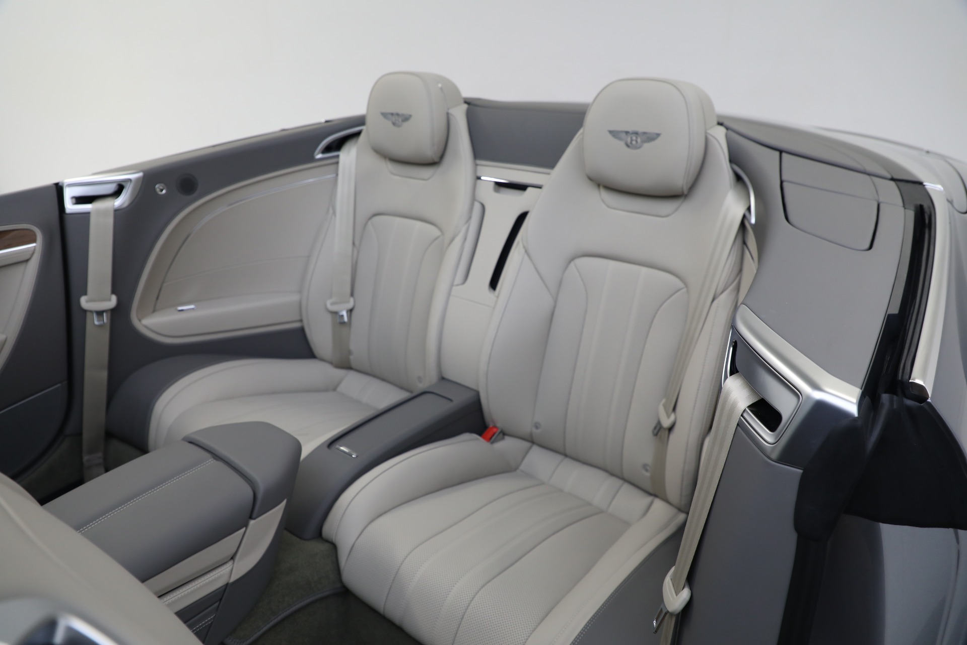 New-2024-Bentley-Continental-GTC-V8