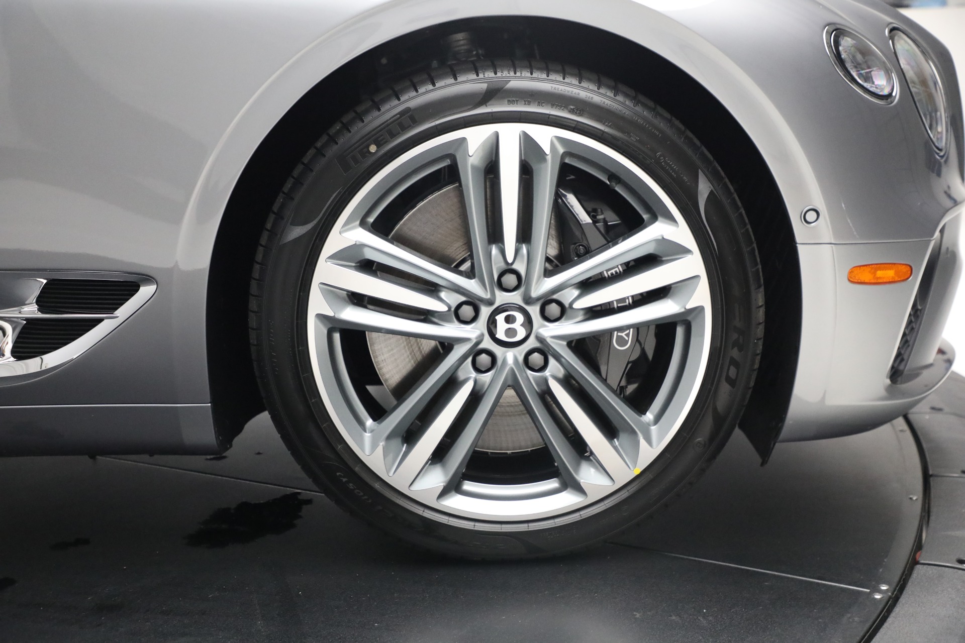 New-2024-Bentley-Continental-GTC-V8