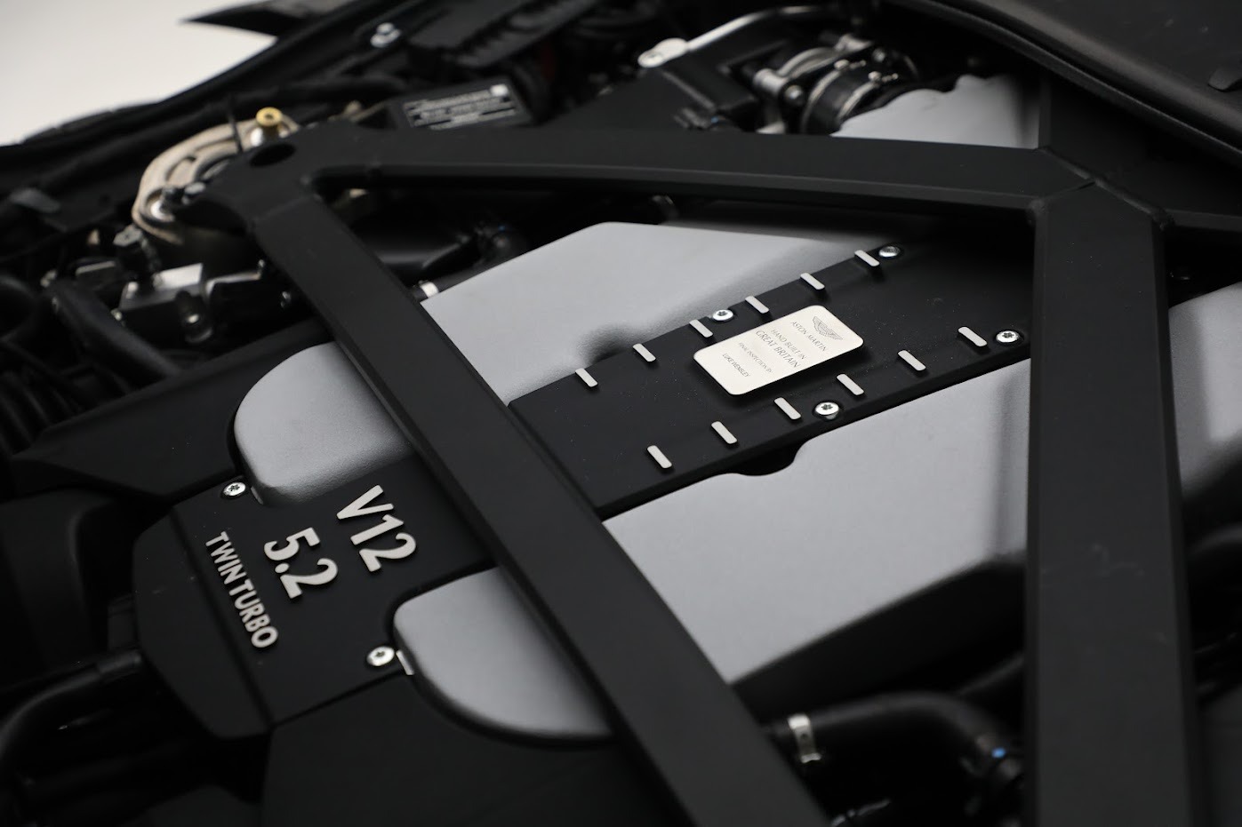 New-2023-Aston-Martin-DBS-770-Ultimate