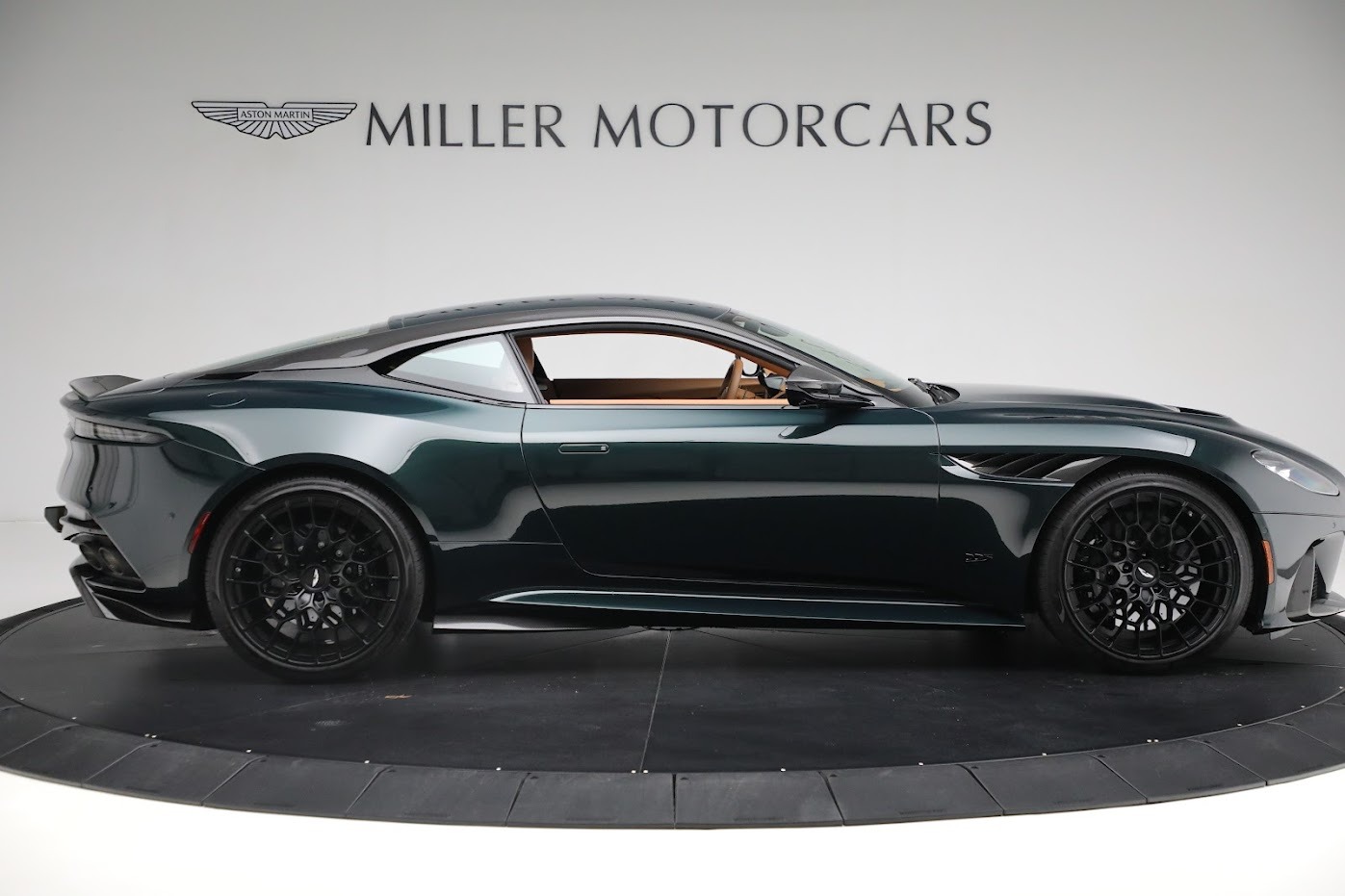 New-2023-Aston-Martin-DBS-770-Ultimate