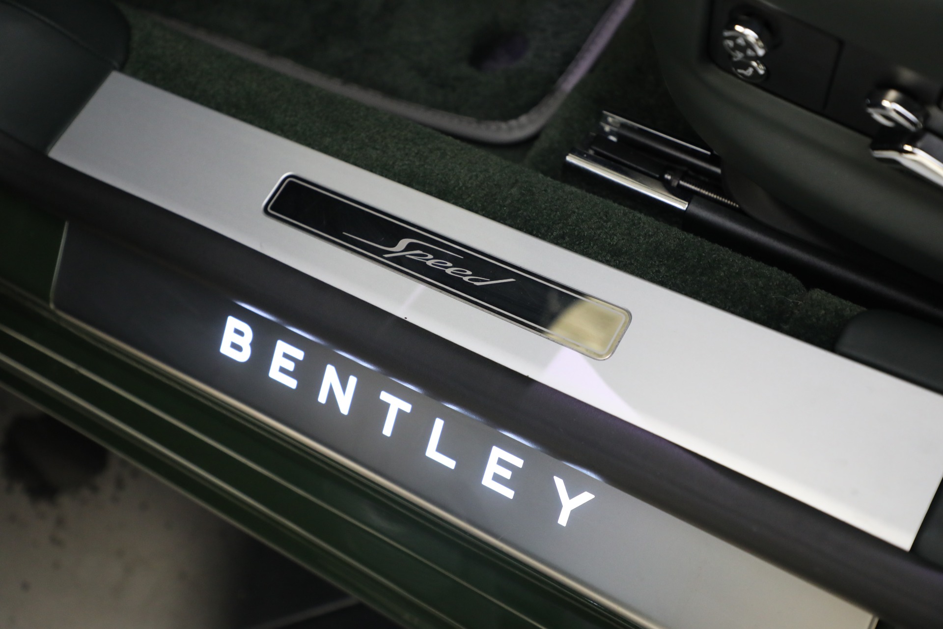 New-2023-Bentley-Flying-Spur-Speed