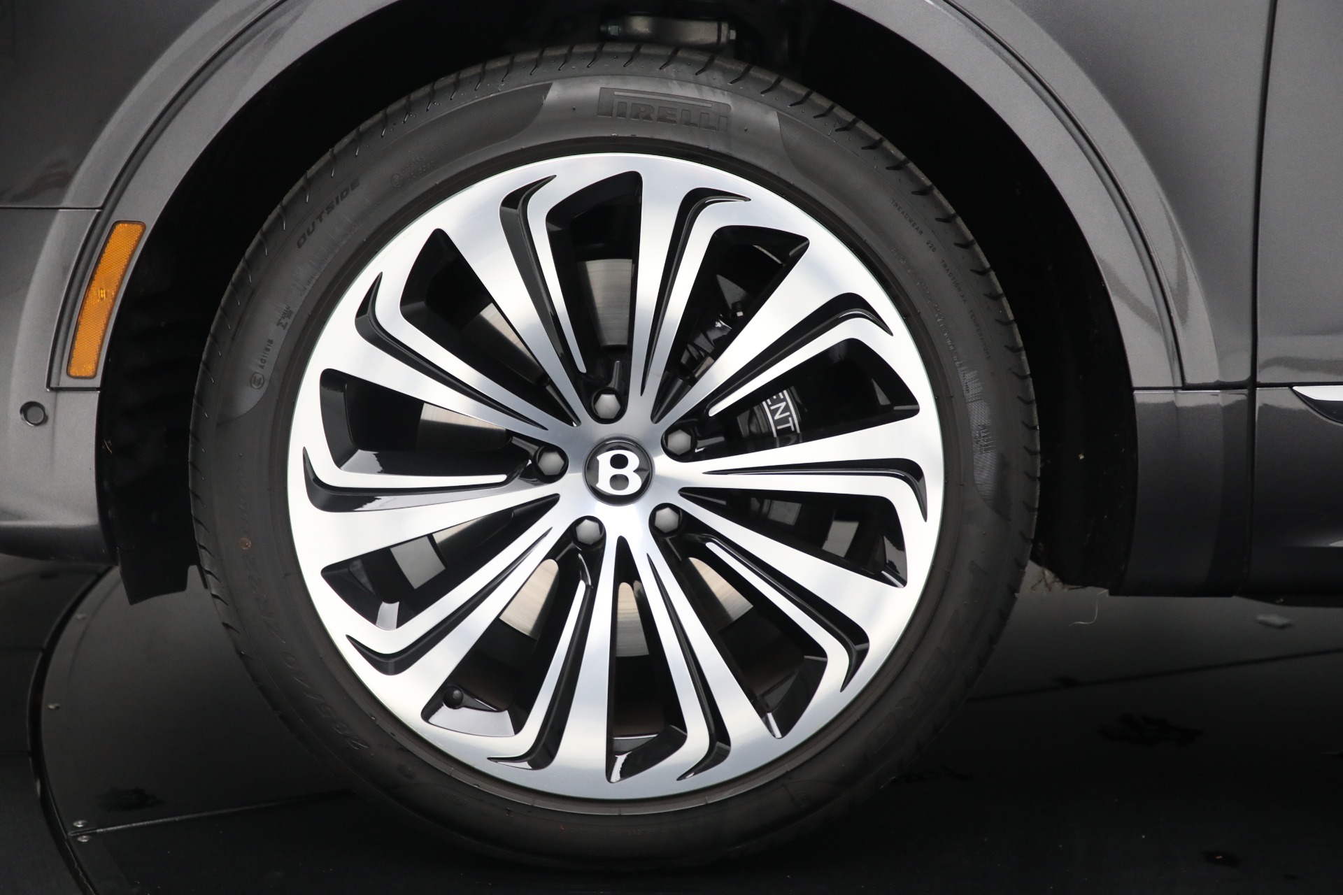 New-2023-Bentley-Bentayga-Azure-Hybrid