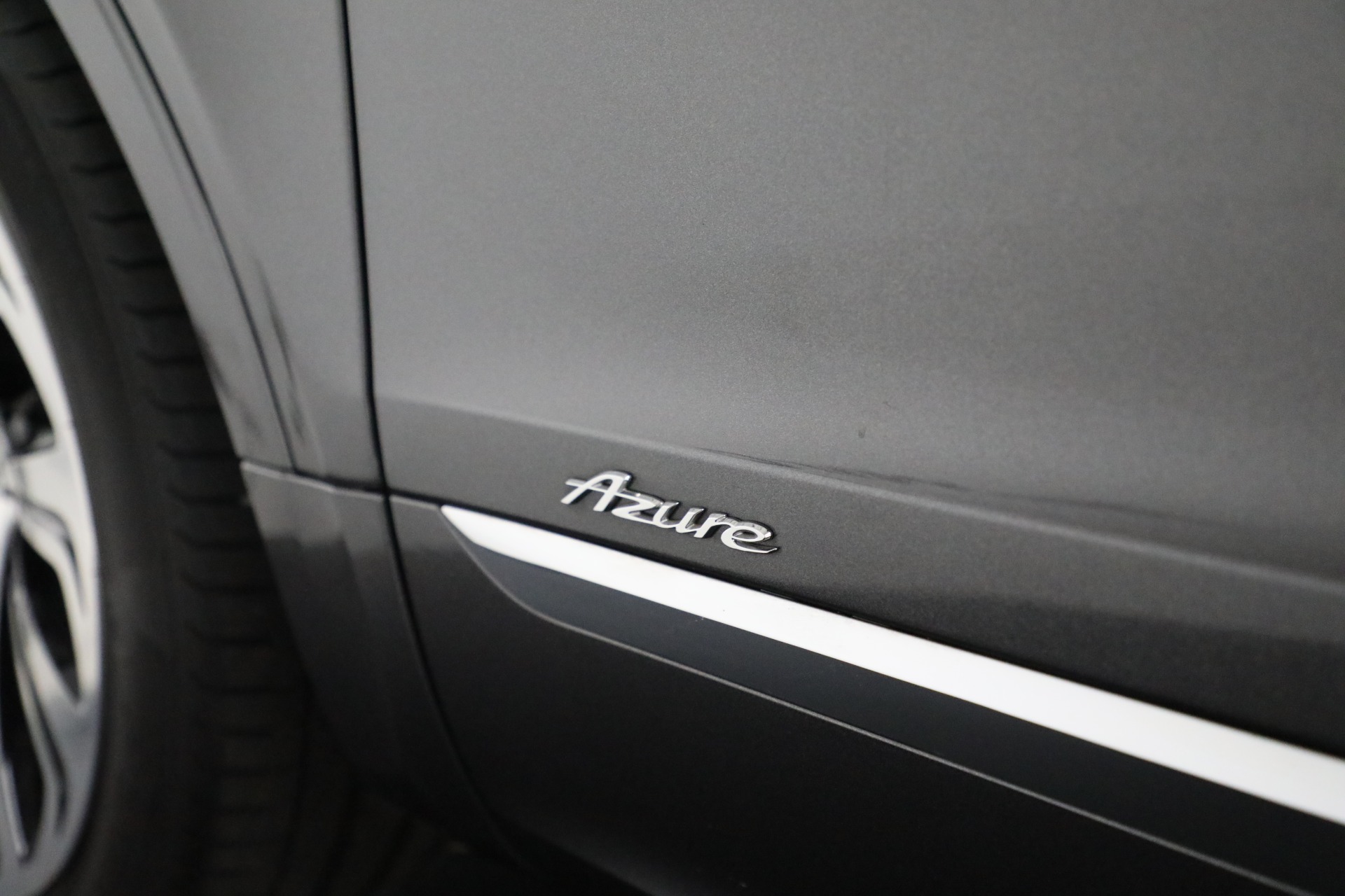 New-2023-Bentley-Bentayga-Azure-Hybrid